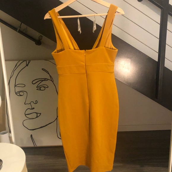 HELLO MOLLY - Picture 3 of 6